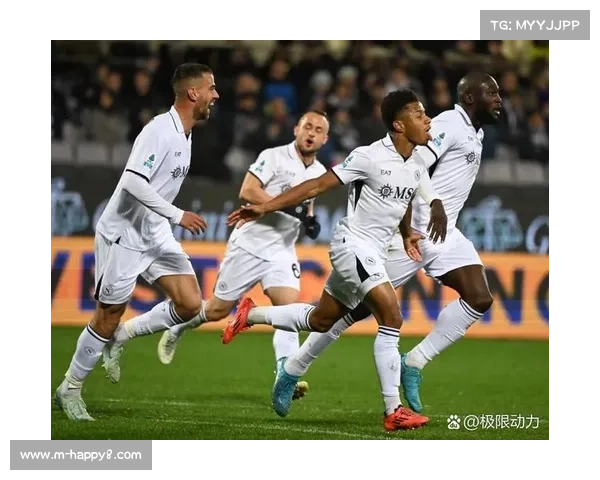 那不勒斯vs佛罗伦萨焦点战，主队争冠压力大